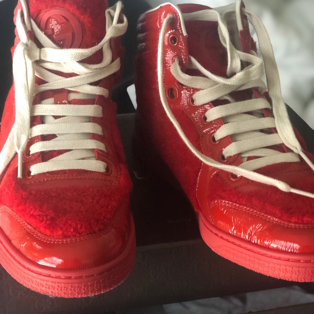 Women’s Gucci Sneakers(Not for sale at the moment)